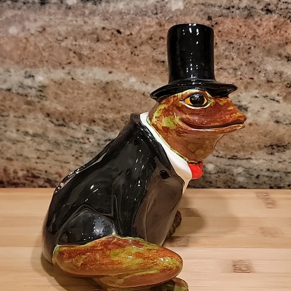 Vintage Ceramic Frog in Tuxedo and Top Hat Planter - Picture 2 of 6